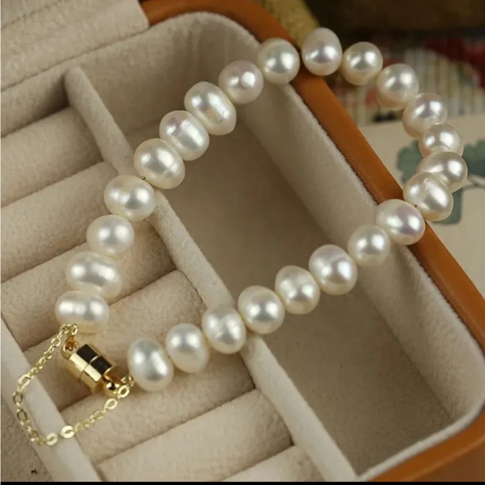 Fresh water pearl bracelet